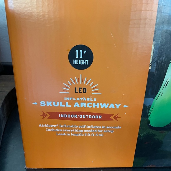 LED Inflatable Skull Archway - Green - Picture 6 of 8